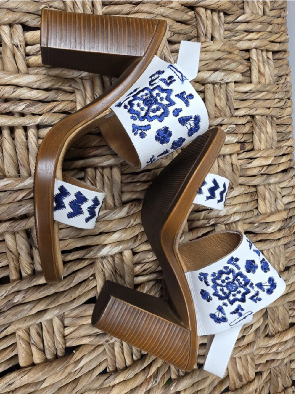 Agave Girl Mexico 22 US 5 Leather Embroidered Sandals Blue White Block Heel